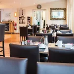 Hotel Hangelar 3*