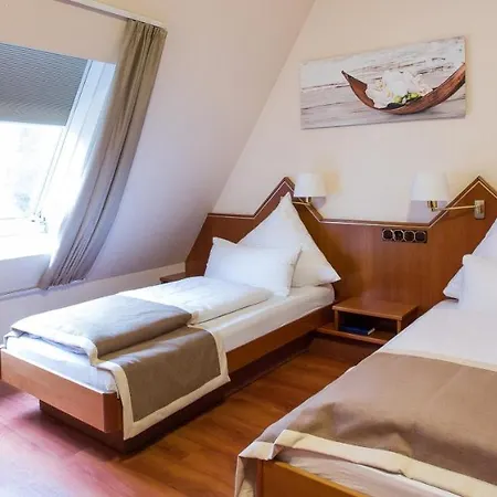 Hotel Hangelar 3*