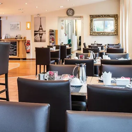 Hotel Hangelar 3*